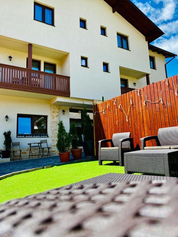 Bed and Breakfast Casa Ankeli Buşteni Exterior foto