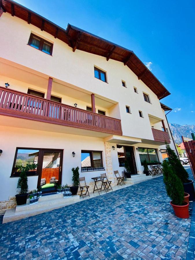 Bed and Breakfast Casa Ankeli Buşteni Exterior foto