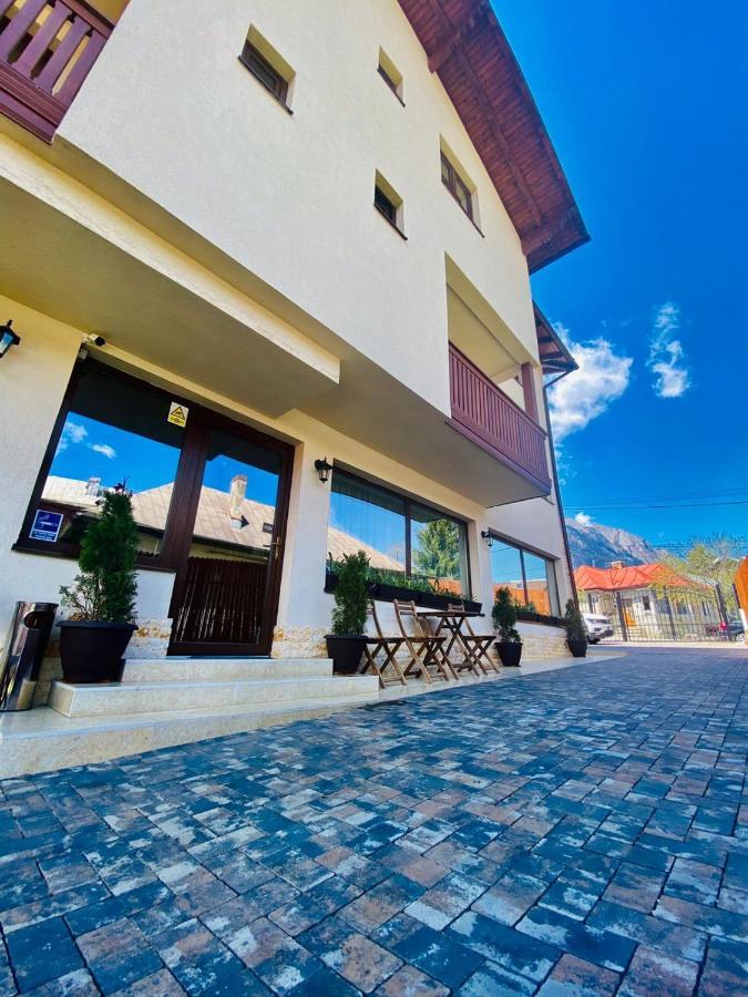 Bed and Breakfast Casa Ankeli Buşteni Exterior foto